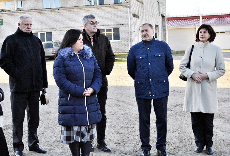 Zane Putāne izrādīja LTRK dalībniekiem «Iecavnieks&Co» ražošanas bāzi, rapšu eļļas spiestuvi un produktu fasētavas. 
Autors: Ivars Bogdanovs