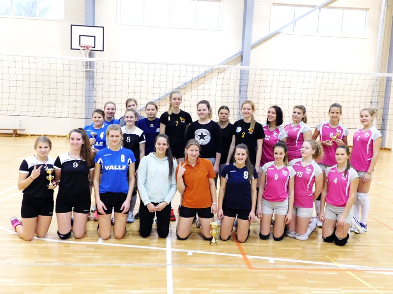 Sieviešu sacensību godalgoto vietu ieguvēju kopbilde.
Autors: no personiskā albuma