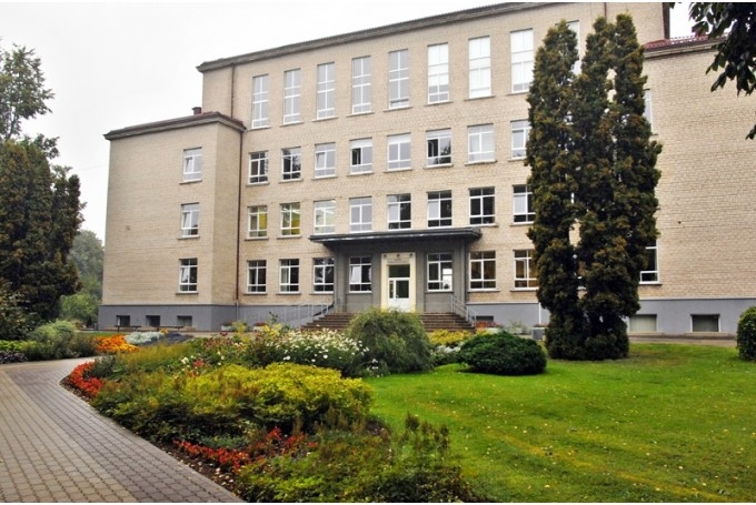 Iecavas internātpamatskolas vadība norāda – iestāde ne tikai izglīto audzēkņus, bet nereti sagatavo viņus patstāvīgai dzīvei ģimenes vietā.
Autors: no arhīva