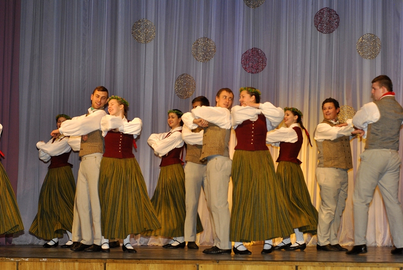 Bārbeles tautas nama jauniešu deju grupas «Rakari» sniegumā žūrija uzteica izaugsmi, salīdzinot ar pagājušo gadu.
Autors: Ivars Bogdanovs
