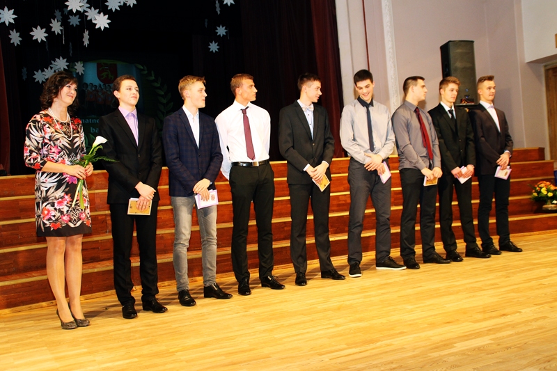 Līga Rimševica kopā ar savas komandas basketbolistiem. 
Autors: Uldis Varnevičs