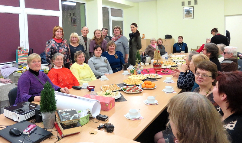 Pēc semināra bibliotekāri dalījās pieredzē pie kafijas un uzkodām.
Autors: no bibliotēkas albuma