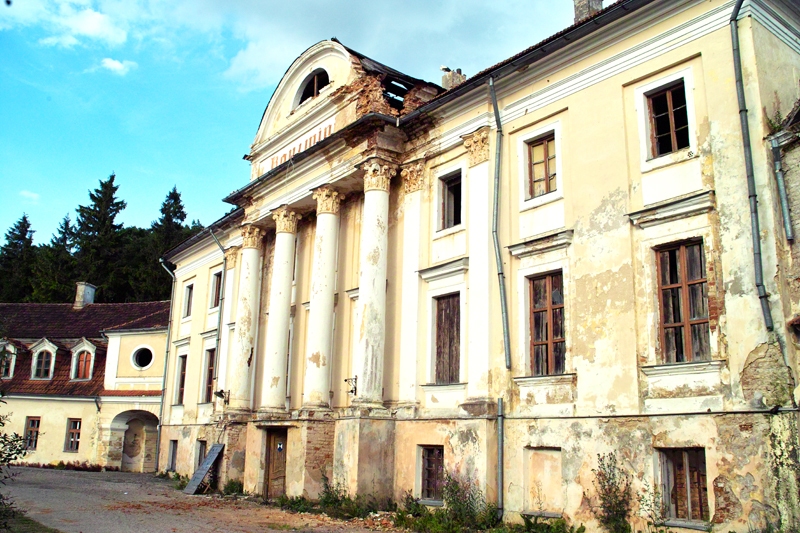 Kaucmindes pili un parku pārdod par 250 tūkstošiem eiro.
Autors: no «Bauskas Dzīves» arhīva