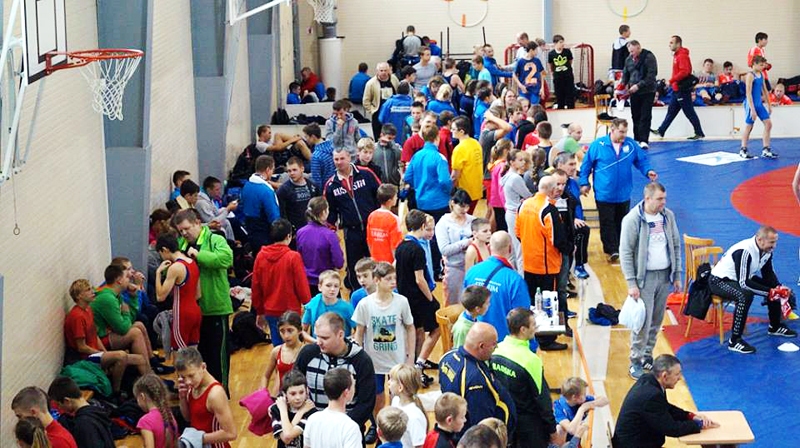 Latvijas čempionāts jauniešiem Codes pamatskolas sporta zālē.
Autors: no Latvijas Cīņas federācijas albuma.