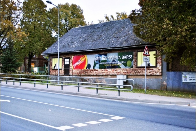 Ēka Iecavā, kurā SIA 