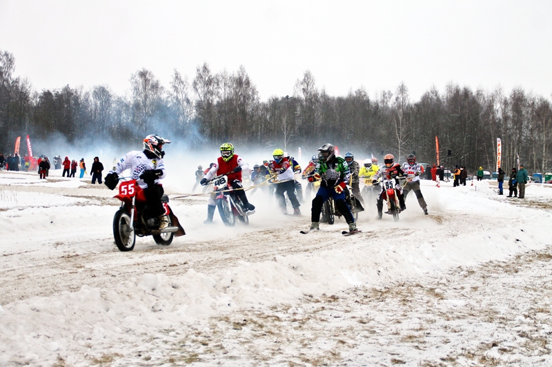 Skijoringa sacensībās Iecavas novada Zorģos piedalījās ļoti liels dalībnieku skaits – 180. 
Autors: Uldis Varnevičs
