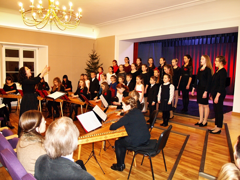 Kora un koklētāju ansambļa uzstāšanās diriģentes Elīzas Hvanes vadībā bija pārsteidzoši spilgts noslēgums programmai.
Autors: Antra Ērgle