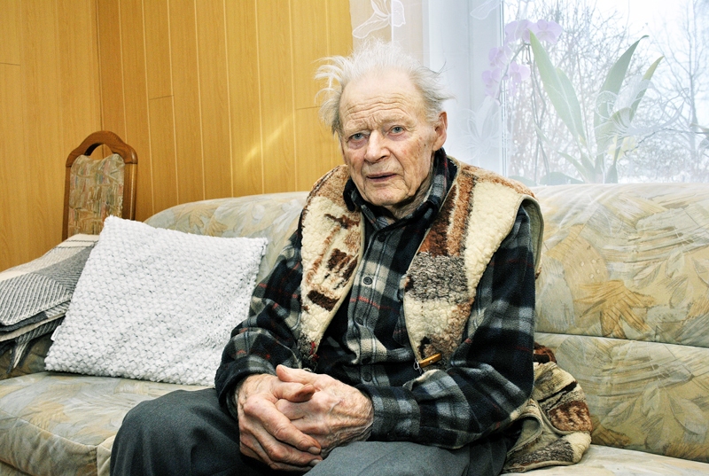 Simtgadnieks Rūdolfs Žamaitis visvairāk priecājas, kad atnāk pavasaris, viss sāk augt un plaukt, visapkārt skan putnu dziesmas.
Autors: Ivars Bogdanovs