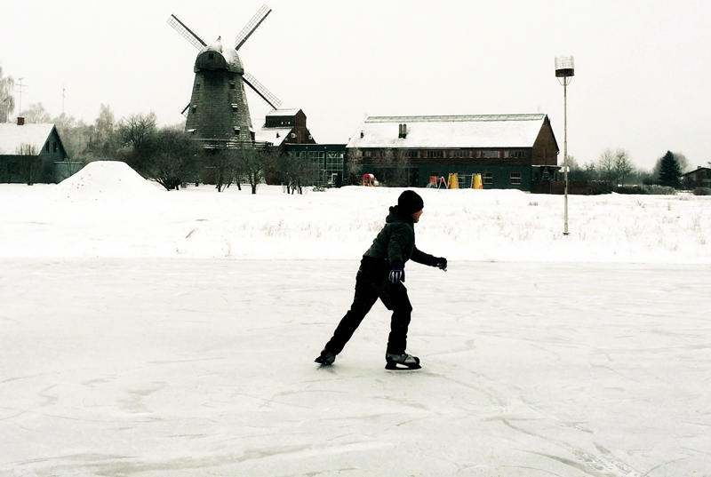 Slidotājiem «Rožmalās» izveidots leduslaukums.
Autors: no «Rožmalu» albuma.
