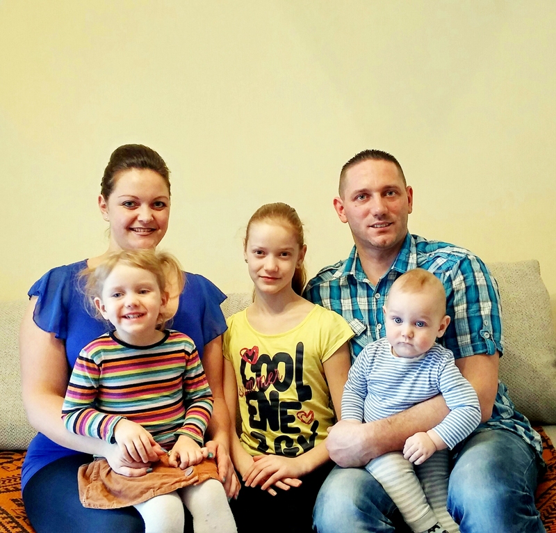 Liepu ģimene – Artis kopā ar sievu Kristīni, vecāko meitu Keitiju, meitiņu Kristiānu un mazo Kārlīti.
Autors: Inese Sprance