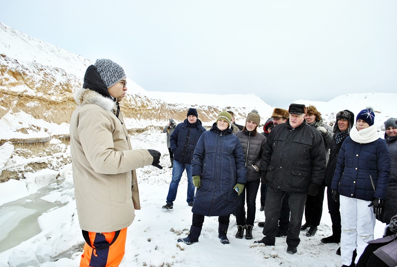 Dolomīta karjeru apskatīt bija ieradušies ap 40 tuvējo māju iedzīvotāju.
Autors: Ivars Bogdanovs
