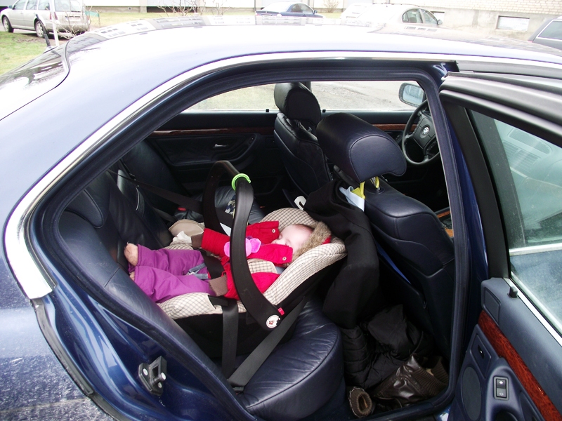 Mazuli atbilstīgi likumam automašīnā pārvadā iecavnieks Aldis Dumpis.
Autors: Artūrs Dulbe