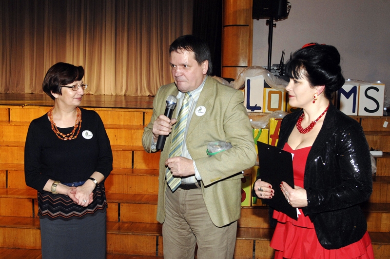 Kolektīvu sveica pirmā režisore Vaira Dundure (no kreisās) un dibinātājs Juris Brinķis.
Autors: Ivars Bogdanovs