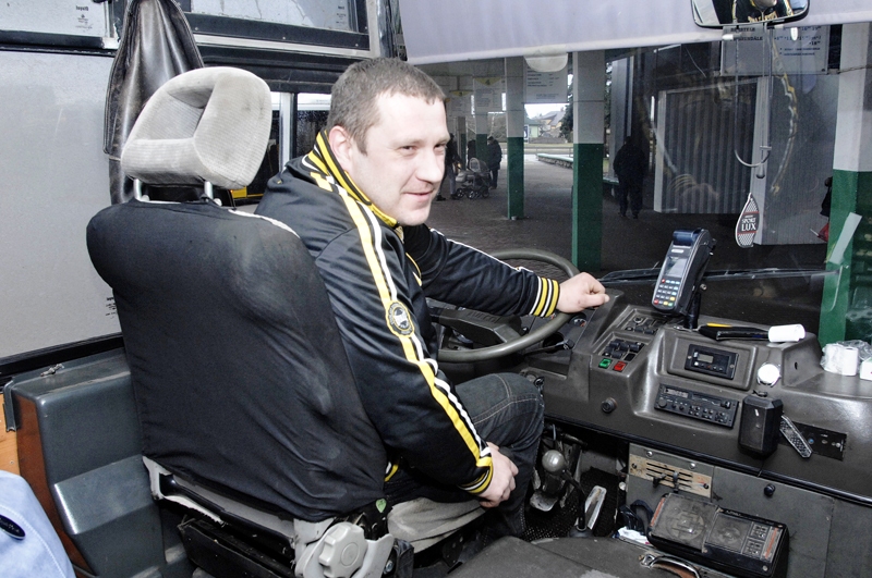 Zigmārs Brīvmanis, autobusu vadītājs, uzskata – ieviešot abonementu biļetes, ērtāk būs gan pasažieriem, gan viņam pašam. 
Autors: Ivars Bogdanovs