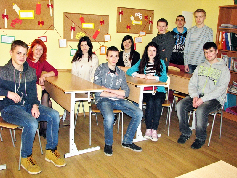 Vecsaules pamatskolas 9. klase.
Autors:  Vilnis Auzāns