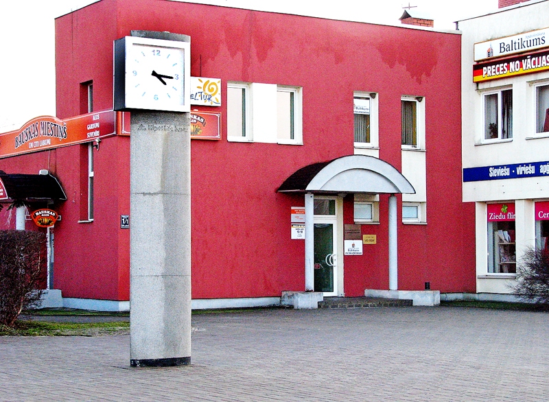 Noplukušais un daļēji strādājošais pulkstenis pie bijušās «Hipotēku bankas» Pionieru ielā šovasar iegūs jaunu veidolu.
Autors: Vilnis Auzāns