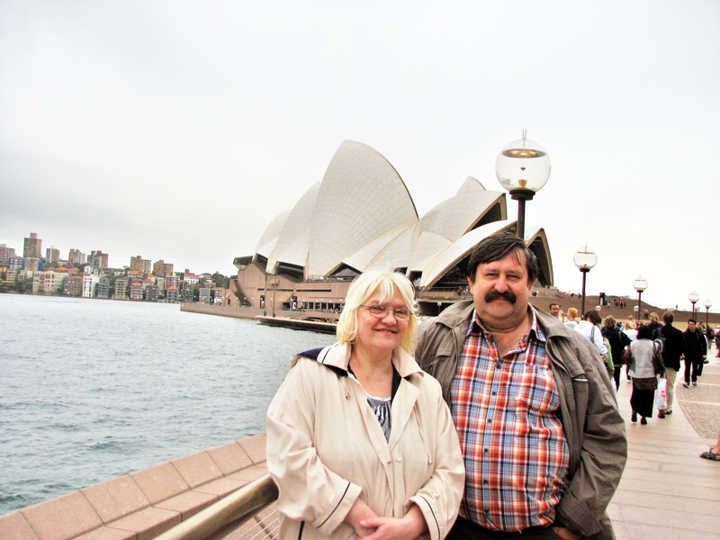 Anita un Maigonis Avotiņi Sidnejā, fonā pilsētas slavenais opernams.
Autors: no personiskā arhīva