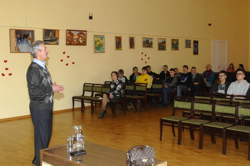 Tikai retais no jauniešiem patiesi ieklausījās lektora sacītajā par atkarībām un to sekām.
Autors: Ivars Bogdanovs