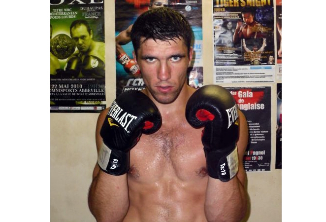 Pēc portāla boxrec.com datiem, Latvijas reitingā pirmajā smagajā svarā Artūrs Kuļikauskis ir pirmajā vietā.