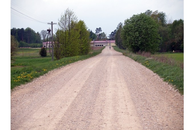 Ceļš Zorģos uz ražotni «Spals», mototrasi un jāšanas sporta centru «Drostalas» bija bedrains, bet tagad salabots.
Autors: no «Bauskas Dzīves» arhīva