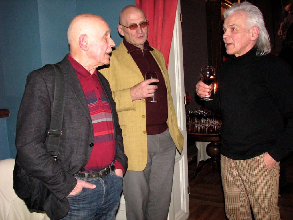 Grupas «Katedrāle» mūziķi – Vilnis Šmīdbergs, Ilgvars Leitis un Gunārs Šimkus – atceras jaunības gadus Bauskā.
Autors: Vilnis Auzāns