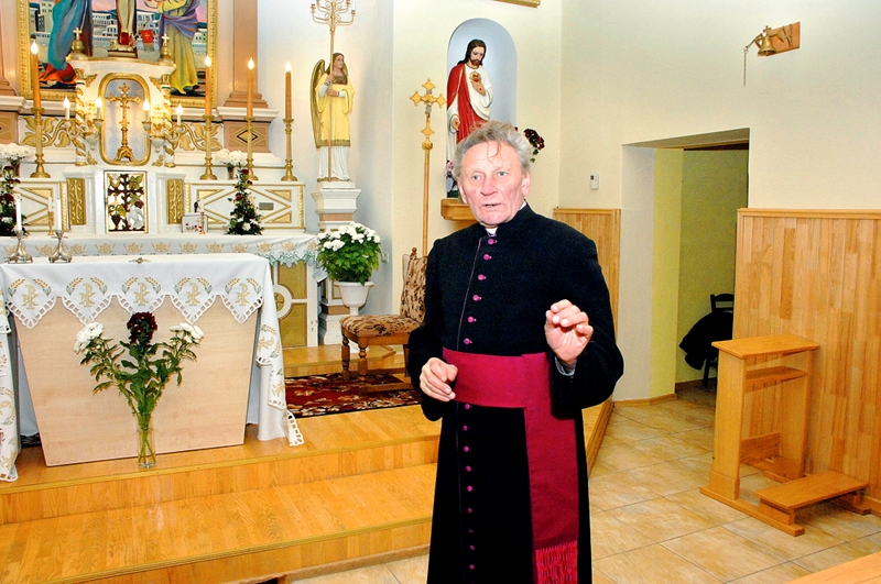 Monsinjors Jānis Zviedrāns kalpošanu Dievam un cilvēkiem apvieno ar izcilu prasmi veidot skaistu, sakoptu vidi. 
Autors: no «Bauskas Dzīves» arhīva