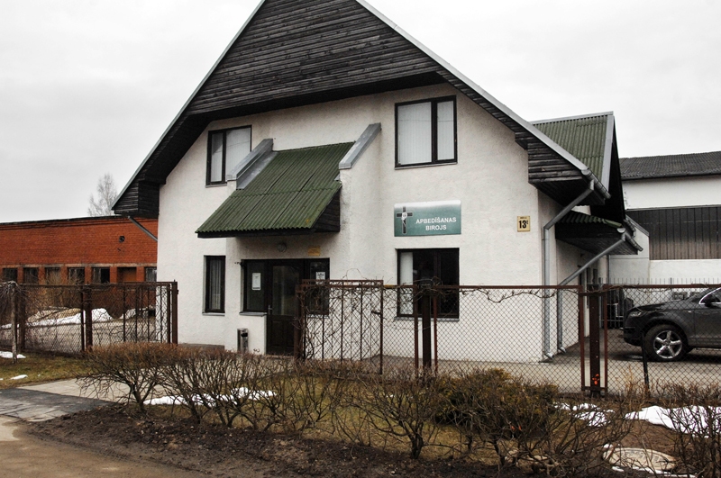 IK «Atmiņa» apbedīšanas birojs Biržu ielā ir senākais no šīs nozares iestādēm bijušajā Bauskas rajonā.
Autors: Ivars Bogdanovs