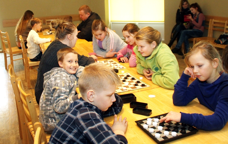 Brunavieši atzina dambretes turnīru par izdevušos. 
Autors: Uldis Varnevičs