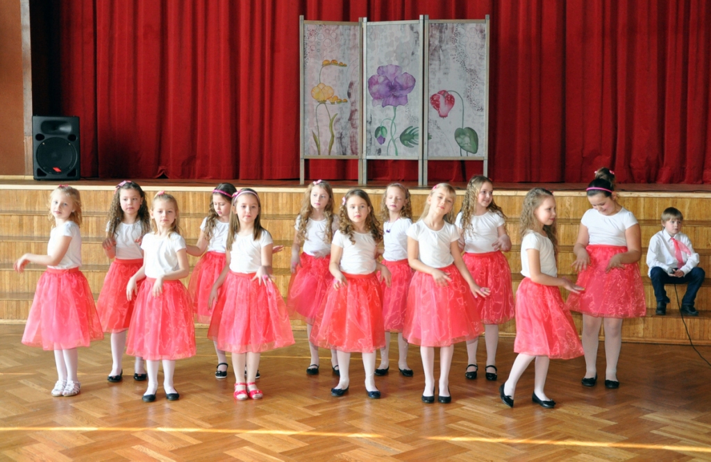 Vecumnieku tautas nama bērnu vokālais ansamblis «Zīļuki».
Autors: Žanna Zālīte