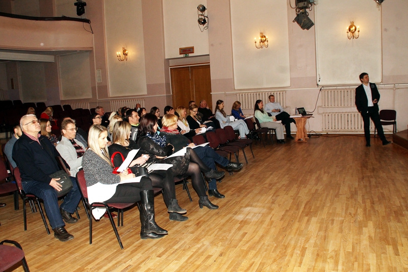 Zemgales pašvaldību būvvaldes seminārā Bauskā pārstāvēja vairāk nekā 30 speciālistu.
Autors: Uldis Varnevičs