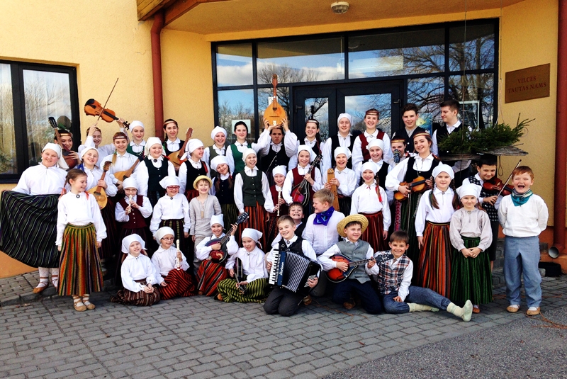 Iecavas «Tarkšķi» pēc veiksmīgās dalības Zemgales skatē.
Autors: no kopas albuma