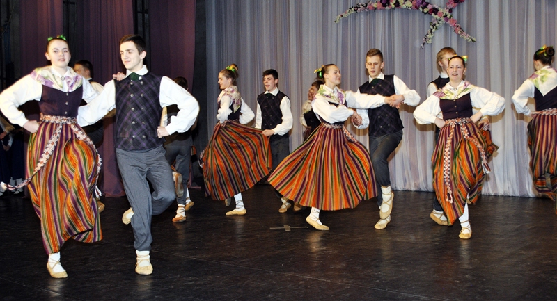 Īslīces kultūras nama jauniešu deju kolektīvs skatē piedalās pirmo reizi.
Autors: Ivars Bogdanovs