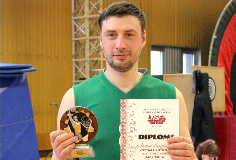 Andris Lungevičs atzīts par 2016. gada labāko nedzirdīgo basketbolistu Latvijā. 
Autors: no lnsf.lv
