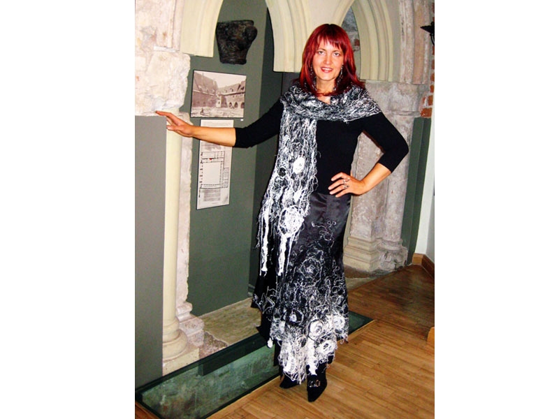 Daiga Sējēja ar melnbalto tērpu uzstājās izstādē «Intertekstils» Ķīpsalā.
Autors: no personiskā albuma