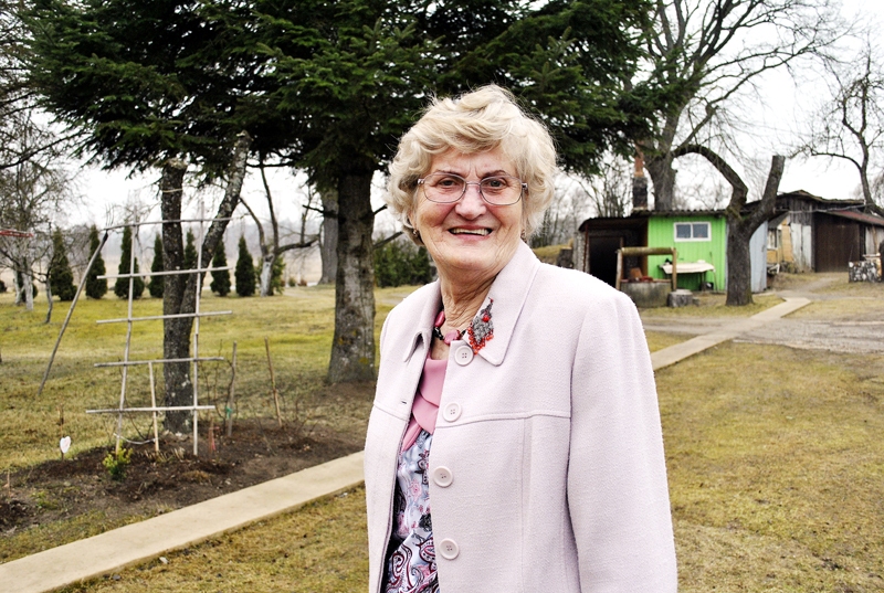 Vija Strautiņa nevairās no dārza un mājas darbiem, bet pie manikīra neiet: «Nav ko spoguļoties, ja vēl darāmā tik daudz!»
Autors: Ivars Bogdanovs