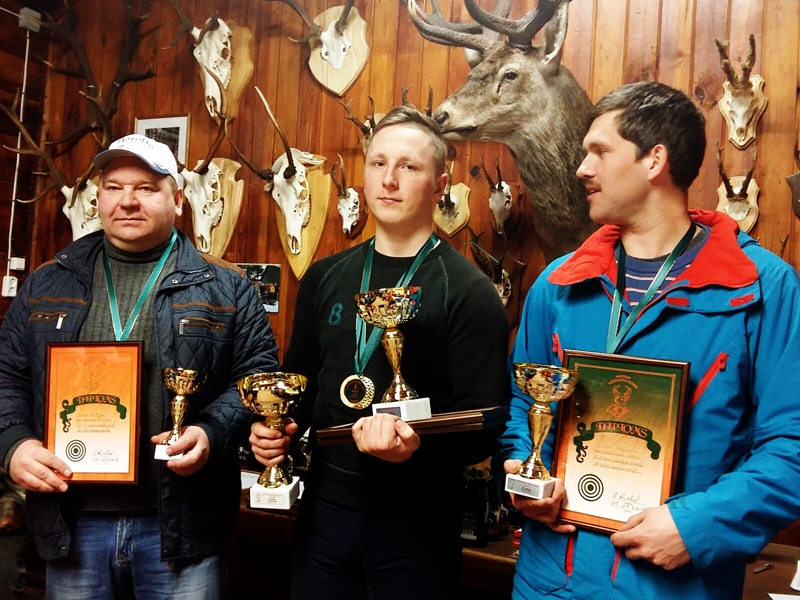 No kreisās – Valdis Kalējs, Emīls Starodubcevs un Egils Āboliņš. 
Autors: no sacensību dalībnieku personiskā albuma