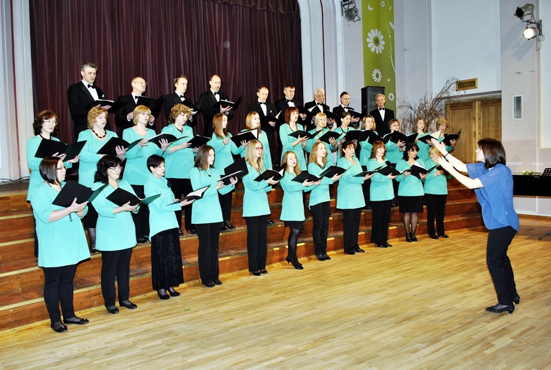 Iecavas novada jauktais koris «Iecava» kopā ar diriģenti Lindu Matveju koru skatē ieguva augstāko vērtējumu. 
Autors: Ivars Bogdanovs