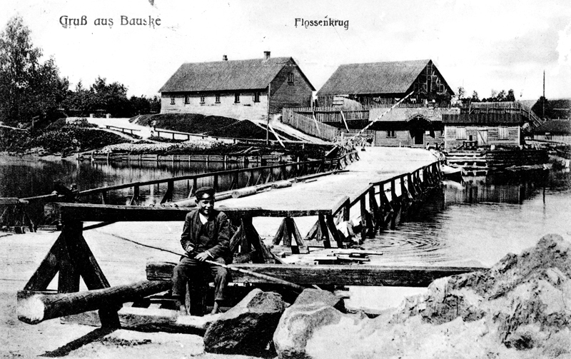 Plosta tilts un krogs. 20. gs. sākums, pastkarte.
Autors: no Bauskas muzeja krājuma.