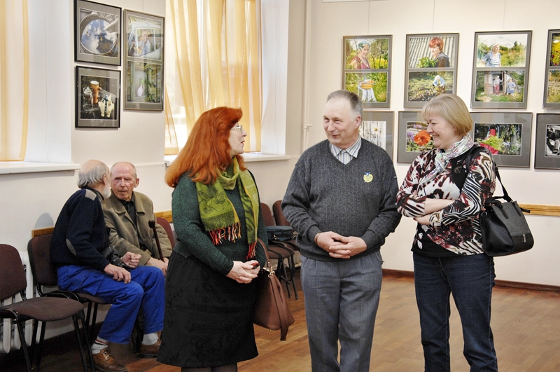 Māra Kreitenberga izstādes «Mazdārziņu etīdes» pirmie apmeklētāji autoram pauž savu viedokli par redzēto.
Autors: Ivars Bogdanovs