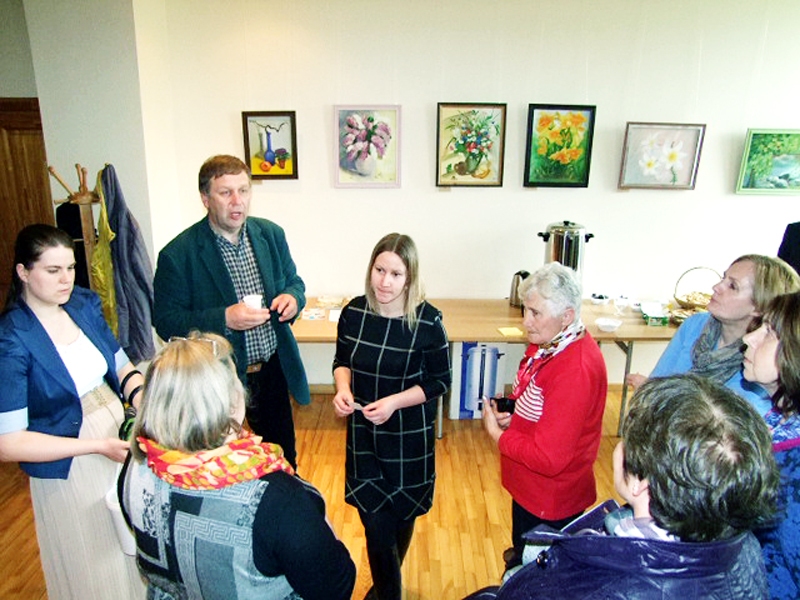 Semināra dalībnieki pēc priekšlasījumiem izmantoja iespēju iztaujāt lektorus un apmainījās ar iespaidiem.
Autors: Līga Bosko