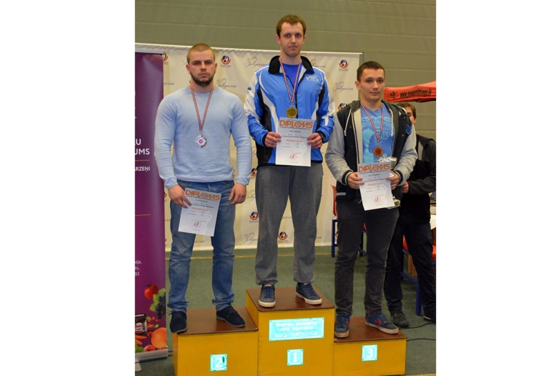 Juris Ručkanovs (no kreisās) izcīnīja otro vietu, piekāpjoties igaunim Reinaram Metsalu.
Autors: no failiem.sp.lv