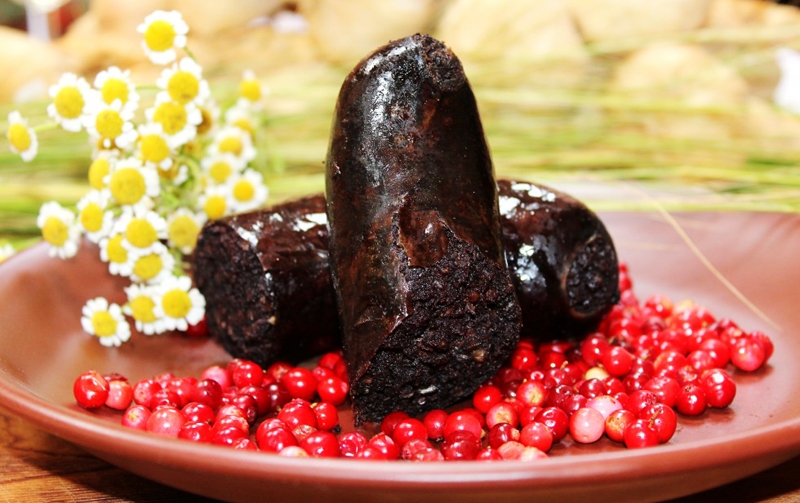 Gards cienasts svinību viesiem.