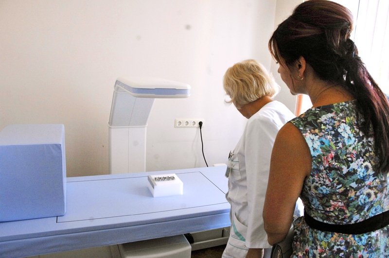 Diagnostikas iekārtu izmantošana klientiem Bauskas slimnīcā aizvien biežāk tiek piedāvāta par maksu, jo valsts finansējums krietni sarūk.
Autors: no «Bauskas Dzīves» arhīva