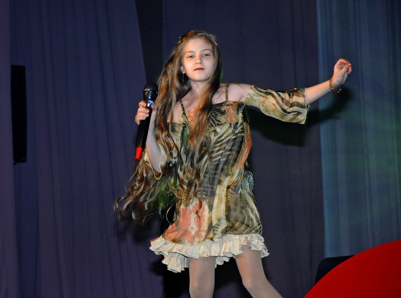 Uzstājas baušķeniece Lelde Rādena. 
Autors: Ivars Bogdanovs