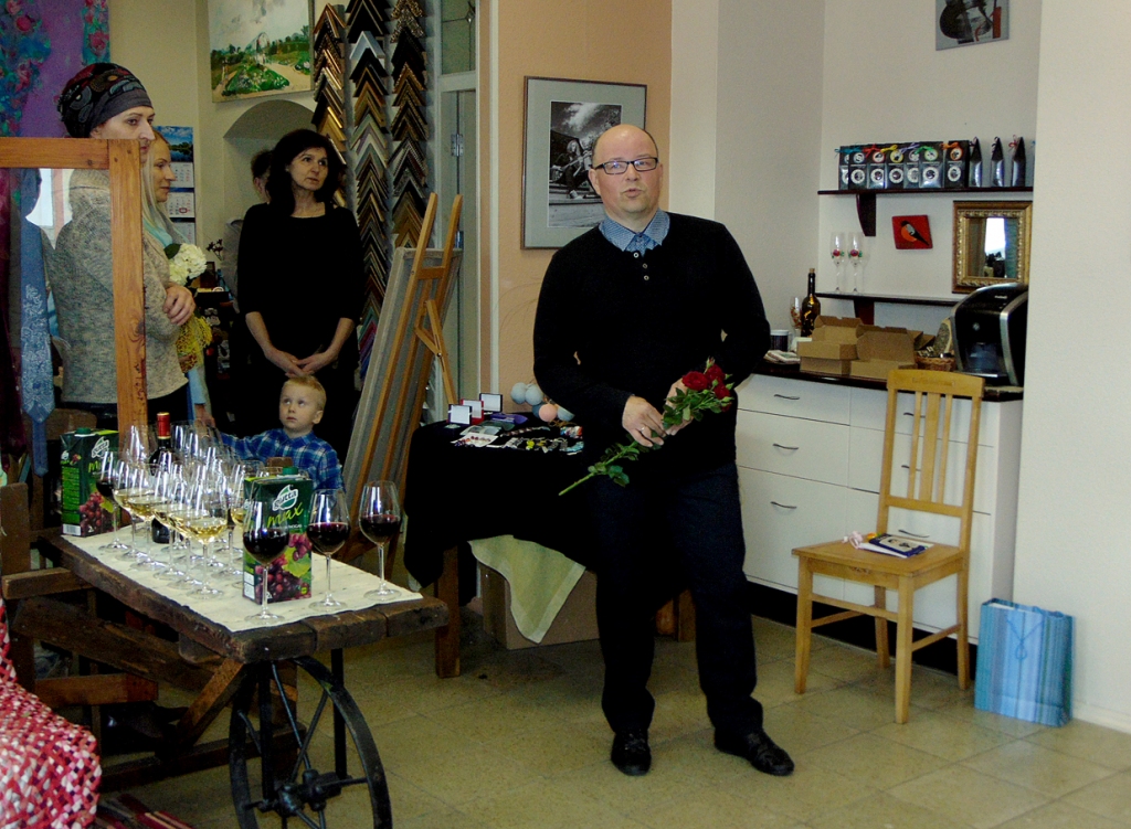 Ģirts Donerblics pirmo personālizstādi iekārtojis mākslas galerijā «Meistars Gothards» Bauskā. 
Autors: Vilnis Auzāns