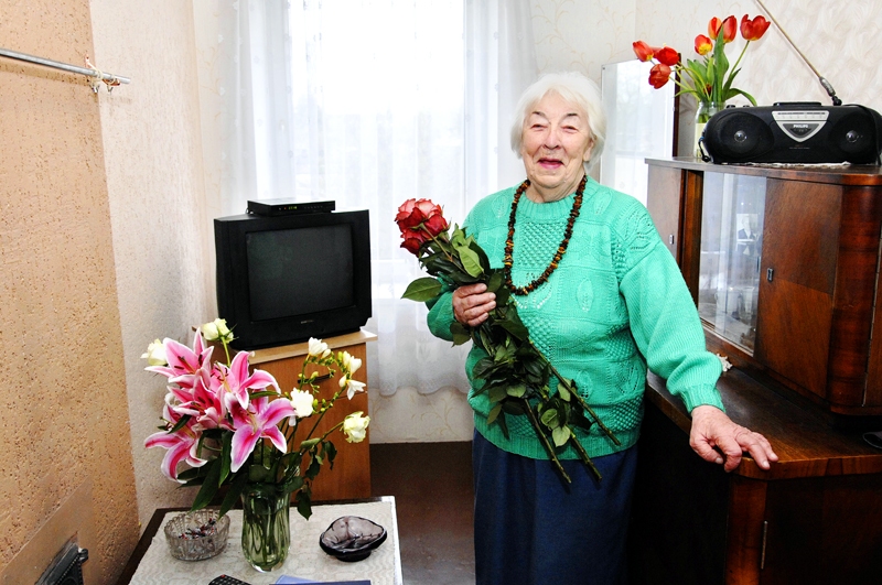 Herta Vītoliņa, kad ārā spīd saulīte, krustu šķērsu izstaigā vai pusi pilsētas. 
Autors: Ivars Bogdanovs