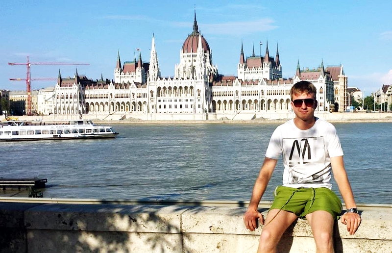 Krišjāni Zaueru vienmēr ir interesējušas citas zemes – mirklis no Ungārijas galvaspilsētas Budapeštas apmeklējuma.
Autors: no no K. Zauera albuma.