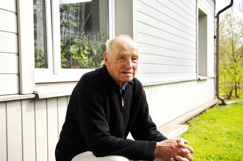 Antons Sparāns dzīvi nesmādē. Viņš ir laimīgs un cer vēl sagaidīt mazmazbērnus. 
Autors: Ivars Bogdanovs