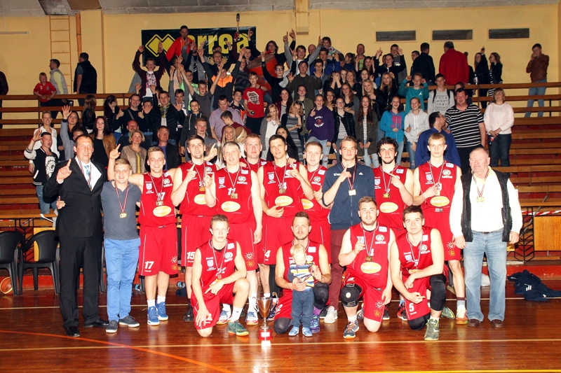 Iecavas basketbola klubs «Dartija» otro gadu kļūst par Latvijas Basketbola līgas 3. divīzijas čempioniem.
Autors: Uldis Varnevičs