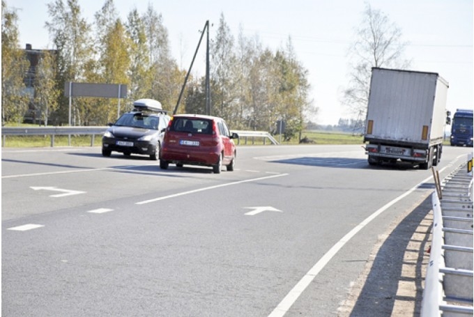 Ceļa posmā Bauska - Grenctāle tiks mainīta virsējā seguma kārta.
Autors: no 